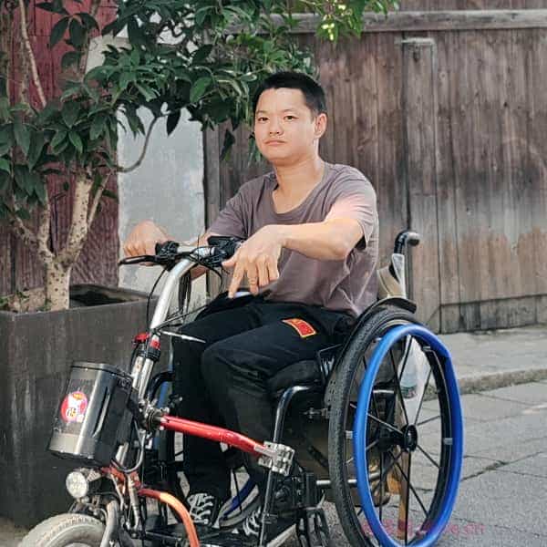 33岁岁湖北单身帅哥 - 梧州吉缘网